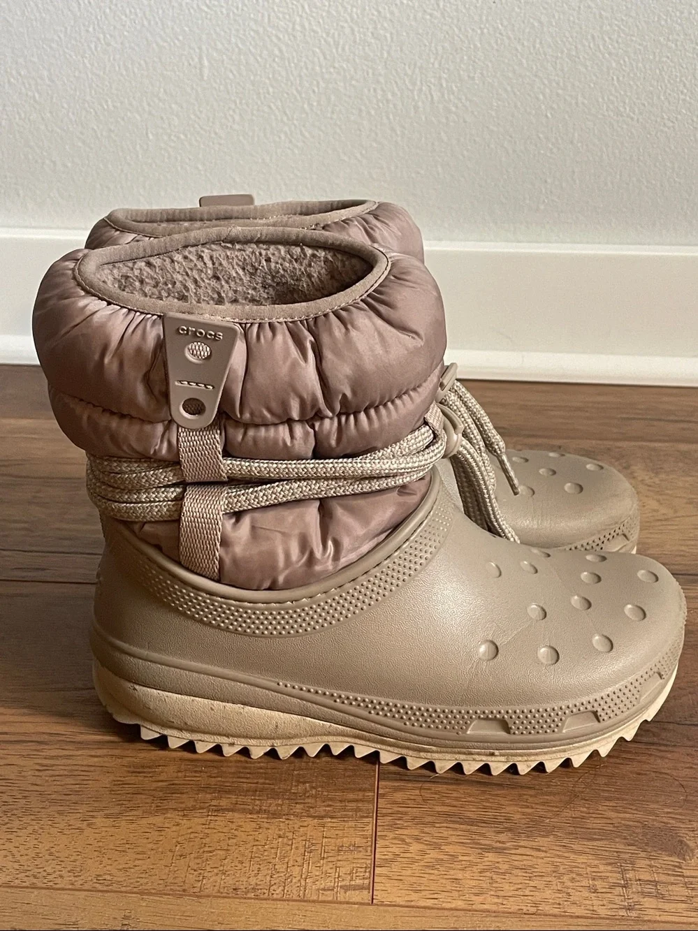 Crocs Classic Neo Puff Luxe Boots Size 8